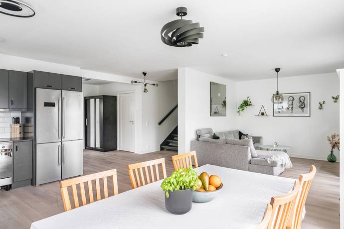 6 rum par-/kedje-/radhus på Skarpängsvägen 37C Svinninge, Österåkers kommun - bild 5