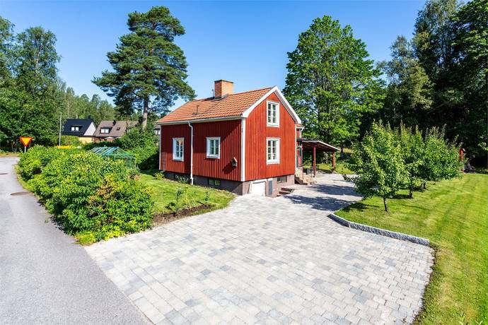 4 rum villa på Omvägen 1 Lindesberg - Stadsskogen, Lindesbergs kommun - bild 1