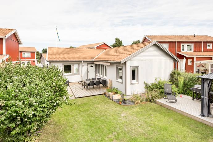 Körsbärsstigen 6, Bålsta, Håbo kommun