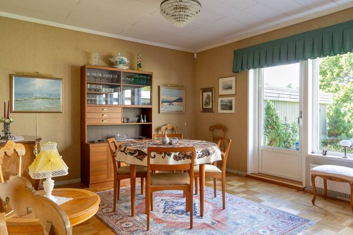 5 rum villa på Blomstervägen 38 SUNNERSTA, Uppsala kommun - bild 2