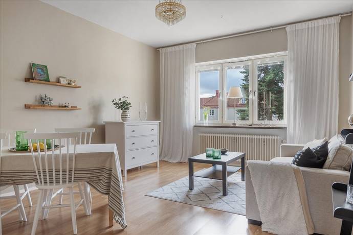 1 rum lägenhet på Djupebäcksgatan 2E Tingvalla, Trollhättans kommun - bild 1
