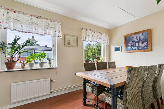 4 rum lägenhet på Huggarvägen 1, 2tr Västerhaninge/Ribby, Haninge kommun - bild 3