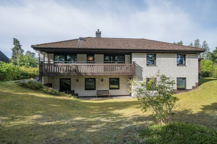 8 rum villa på Åsvägen 9 Bålsta - Åsen, Håbo kommun - bild 2