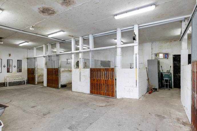 4 rum Gård utan jordbruk på Näsbybacka 175 Näsbybacka strax utanför Frövi Lindesbergs kommun - bild 35