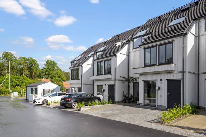 6 rum radhus på ULVSBERGSVÄGEN 7 D Tullinge, Botkyrka kommun - bild 2