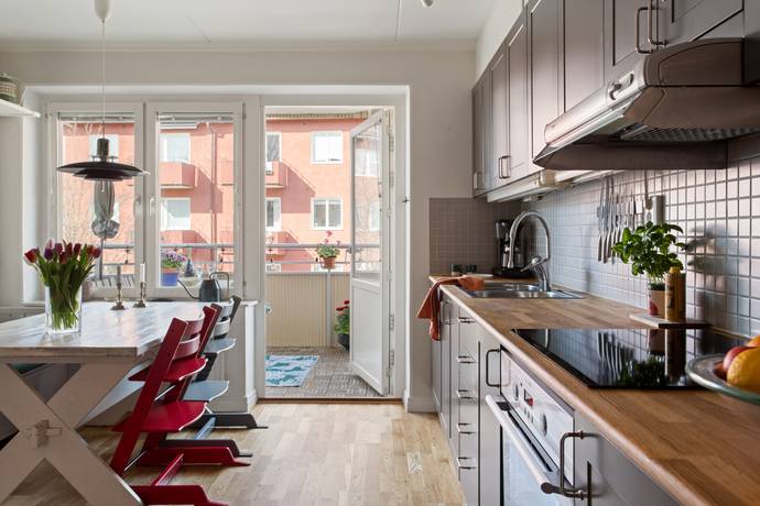 4 rum Lägenhet på Skridskovägen 13 Västertorp Stockholms kommun - bild 2