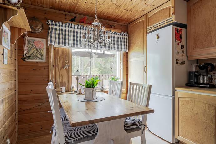 5 rum Villa på Vitsippsvägen 12 Norrtuna Gnesta kommun - bild 17