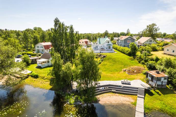 villa på Östra Strandvägen 23 Vendelsö Gård, Haninge kommun - bild 2