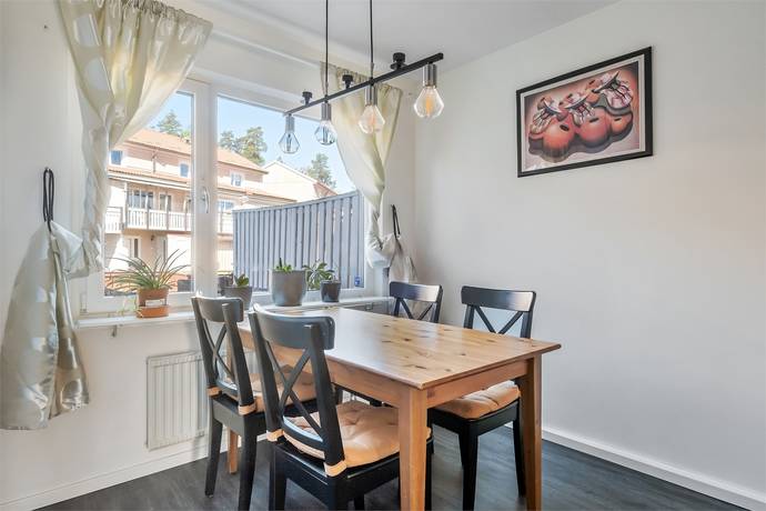 5 rum Radhus på Klangvägen 131 Skogås Huddinge kommun - bild 7