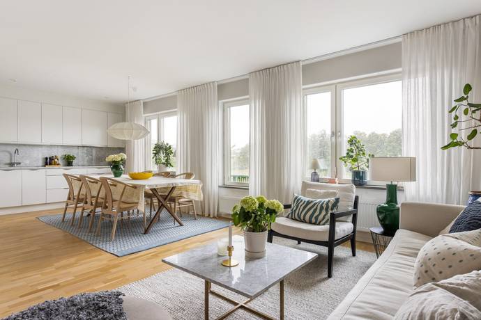 4 rum lägenhet på Emils gata 9, 3tr. Bromma / Annedal, Stockholms kommun - bild 1