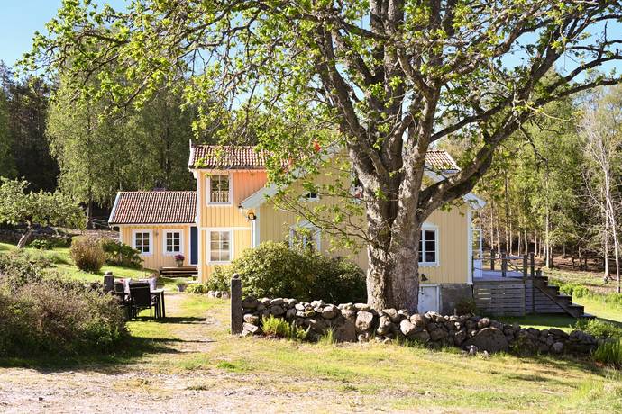 5 rum Gård utan jordbruk på Borrekärr Lökholmen 1 Lur Tanums kommun - bild 9