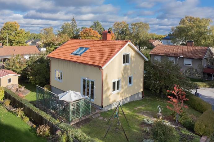 7 rum villa på Mölnbovägen 24 Örby, Stockholms kommun - bild 2