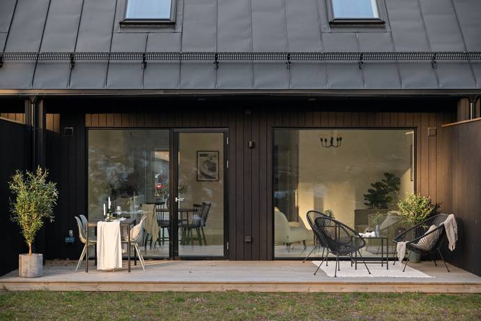 5 rum radhus på Oxenstiernas väg 3B Ekolsund Slottshöjden, Enköpings kommun - bild 1
