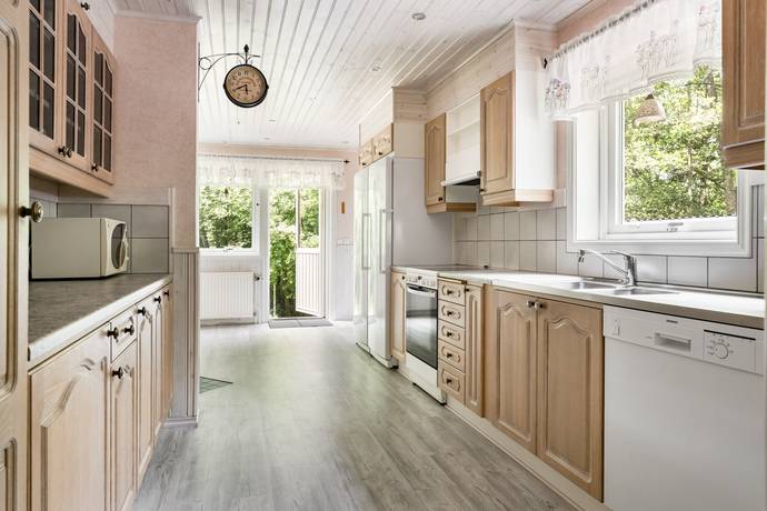 3 rum gård/skog på Ronnebyvägen 80 Hallabro, Ronneby kommun - bild 2
