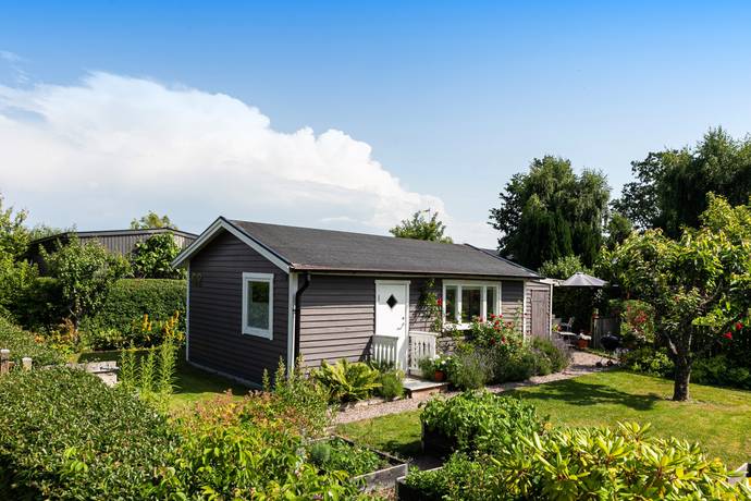 2 rum fritidshus på Gränsgången stuga nr 52, Koloniföreningen Senderöd Maria Park, Helsingborgs kommun - bild 1