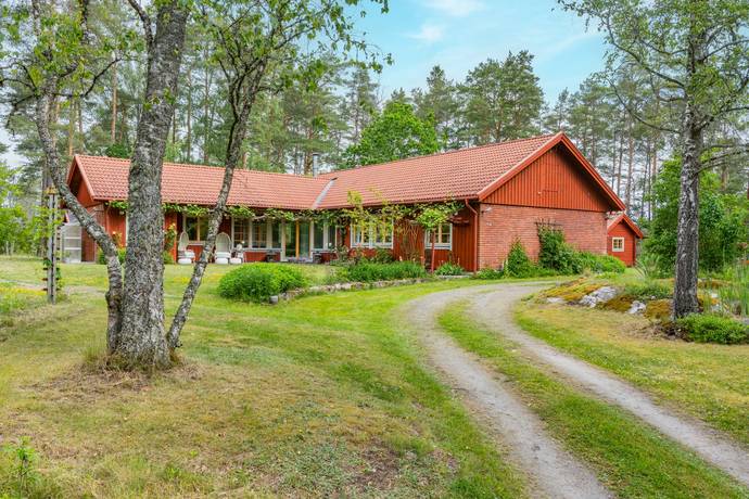 7 rum villa på Mosstugan Skogstunet 1 Björnlunda, Gnesta kommun - bild 2