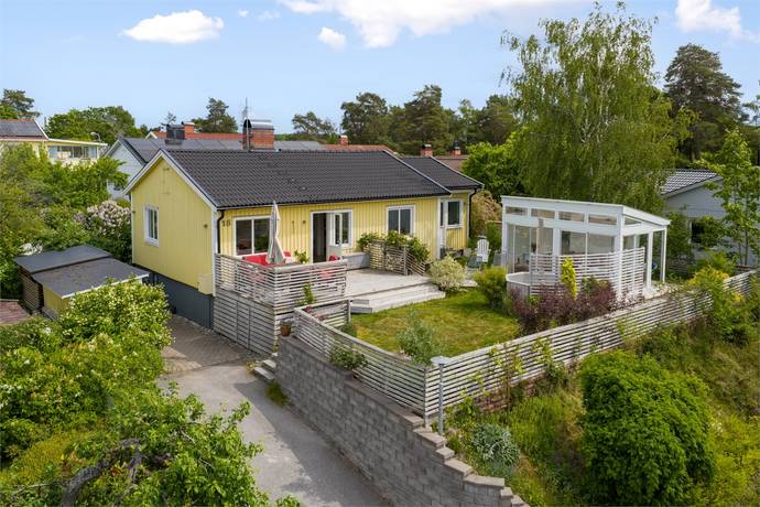 7 rum villa på Vagnvägen 18 Älvsjö/långbro, Stockholms kommun - bild 1