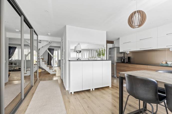 5 rum Radhus på Hollywoodvägen 89 Sollentuna Rotebro Sollentuna kommun - bild 9