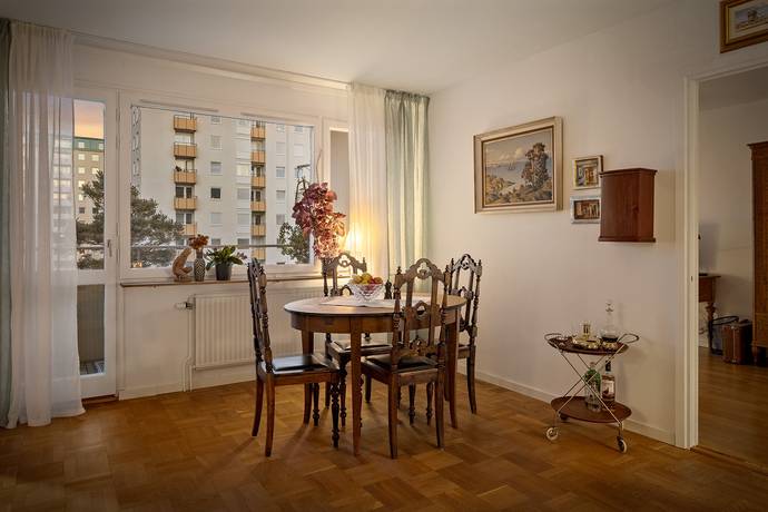 3 rum lägenhet på Eskadervägen 48 4tr Näsbypark, Täby kommun - bild 1