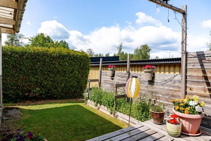 5 rum radhus på Gladarbergsvägen 20 Hovsta, Örebro kommun - bild 2