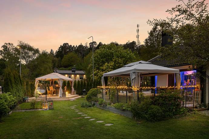 6 rum villa på Rotnäsvägen 63 Stuvsta, Huddinge kommun - bild 1