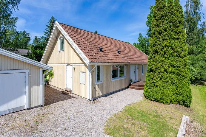 Ulvhällsvägen 11, Kungsör, Kungsörs kommun
