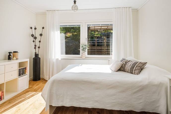 8 rum Radhus på Grenadjärgatan 13 Södra Skiljebo Västerås kommun - bild 21