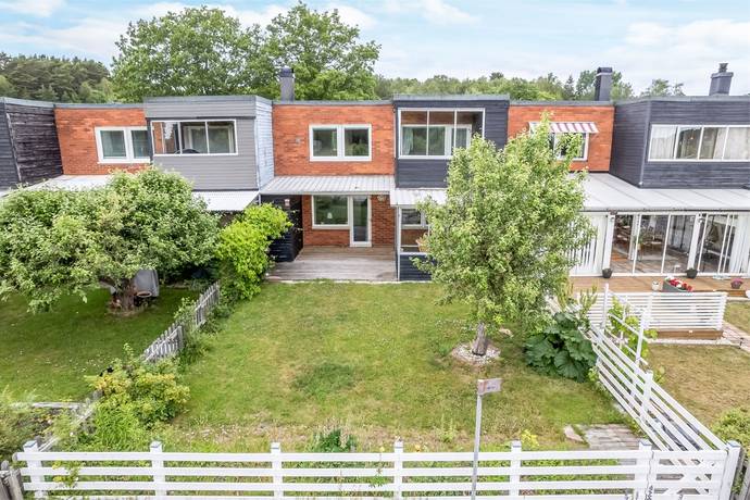 6 rum radhus på Kattfotstigen 16 Bro - Finnsta, Upplands-Bro kommun - bild 2