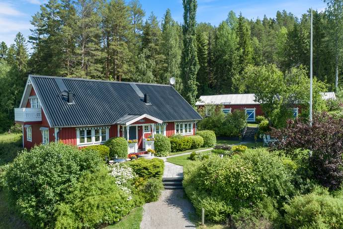5 rum gård med jordbruk på Utnäs 116 Nyland, Kramfors kommun - bild 1