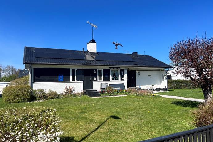 Björkgatan 2, Gärdesta, Sala kommun