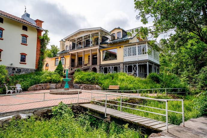 10 rum villa på Rosenforsvägen 1 Skogstorp, Eskilstuna kommun - bild 1