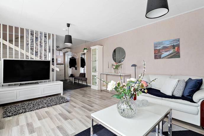 4 rum lägenhet på Fruängsvägen 86 Odenslunda, Upplands Väsby kommun - bild 2