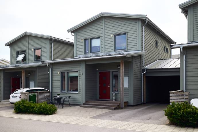 5 rum radhus på Utvägen 8 Vimpeltorpet, Kalmar kommun - bild 1