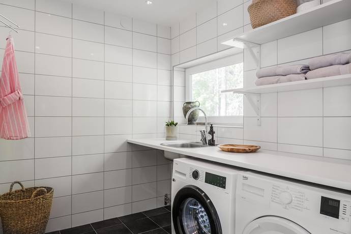 7 rum Villa på Kvinnerstatorp 316 Örebro kommun - bild 36