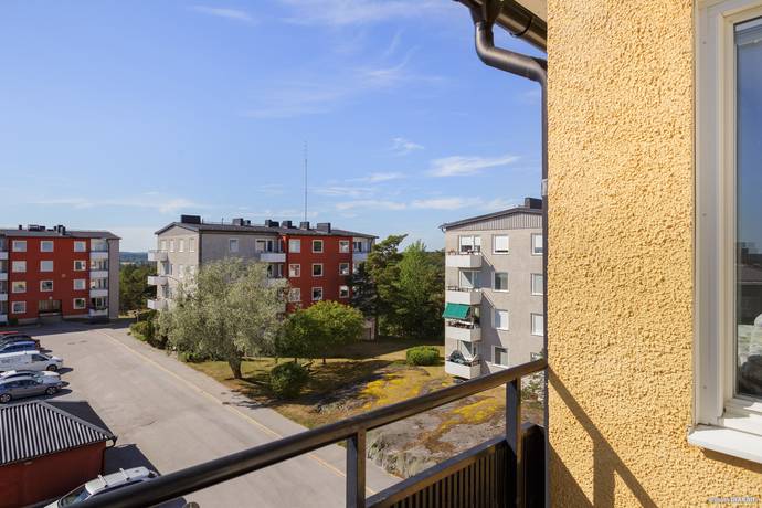 2 rum lägenhet på Månstorpsvägen 20 Tullingeberg, Botkyrka kommun - bild 2