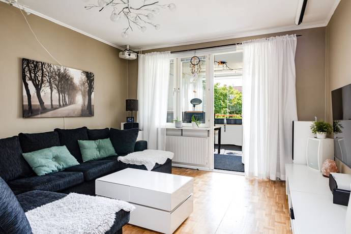 4 rum lägenhet på Flisavägen 26 Bjurhovda, Västerås kommun - bild 2