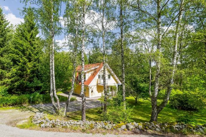 villa på Flädervägen 7 Stava, Österåkers kommun - bild 1