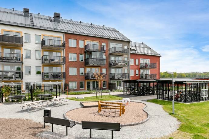 2 rum Lägenhet på Ålholmsgatan 11 Ormesta Örebro kommun - bild 1