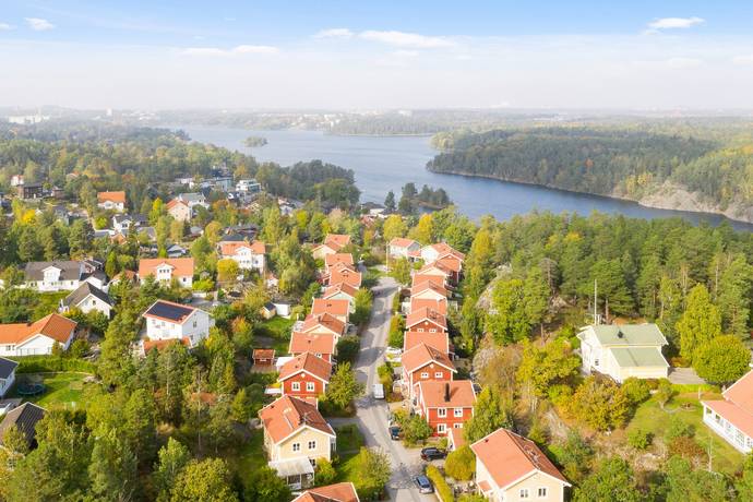 Skvattramsstigen 9, Sjöängen, Huddinge kommun