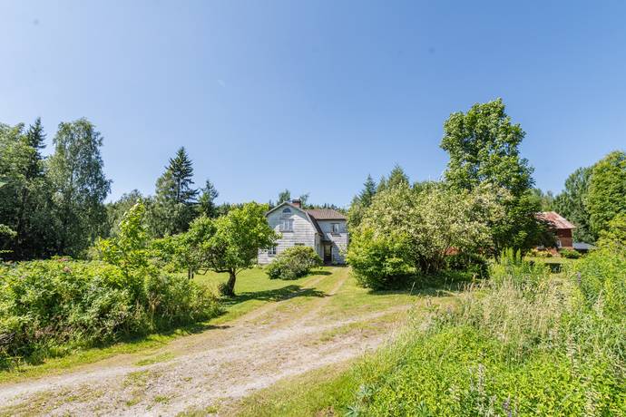 5 rum gård med jordbruk på Kärrsmossen Västtomta 1 Arvika, Arvika kommun - bild 1