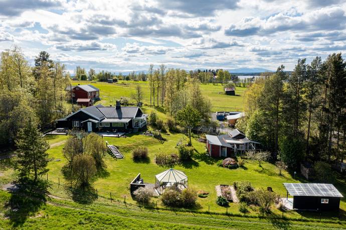 4 rum villa på Målsta 165 Målsta, Östersunds kommun - bild 1