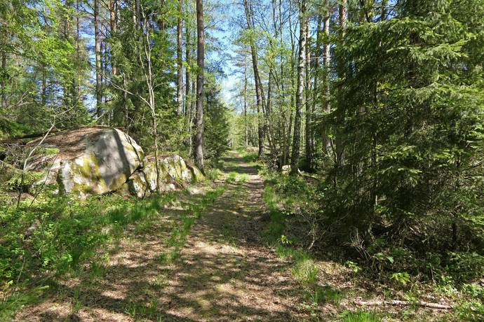 Gård med jordbruk på Ytterstad Lerums kommun - bild 3
