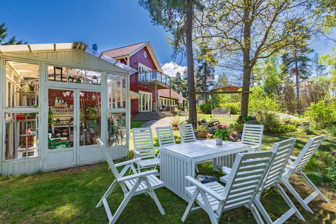 8 rum villa på Skåvsjöholmsvägen 4 Svinninge, Österåkers kommun - bild 3