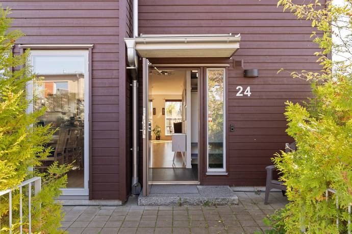 5 rum villa på Fresta Norra allé 24 Fresta, Upplands Väsby kommun - bild 2