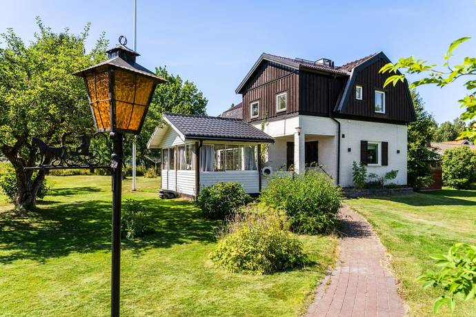 Backbovägen 11, Heby, Heby kommun