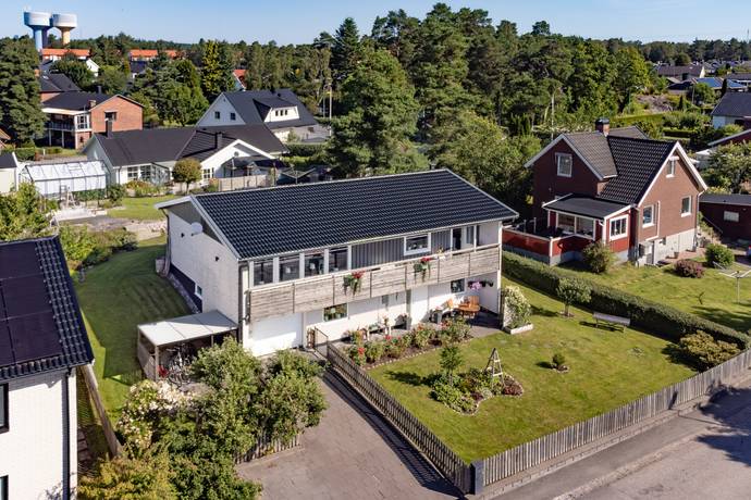 7 rum villa på Eriksrovägen 5 Eriksro, Trollhättans kommun - bild 1