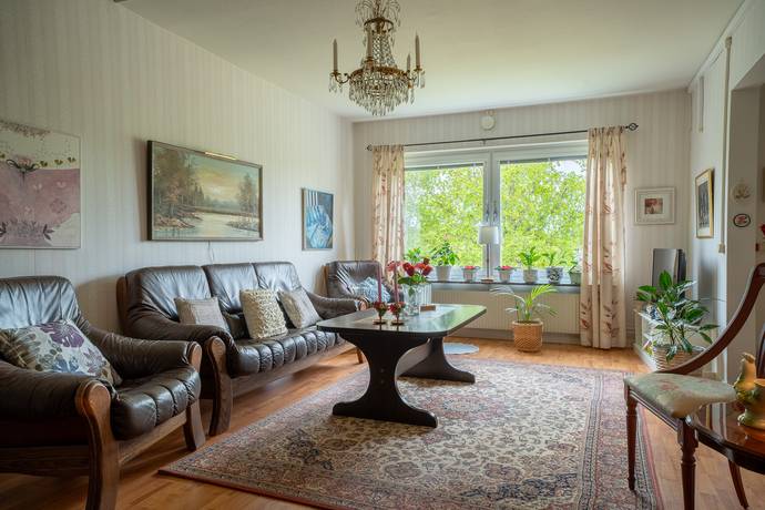 3 rum lägenhet på Sveavägen 23A Lasarettsområdet, Eskilstuna kommun - bild 2
