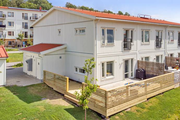 6 rum radhus på Gravensteinervägen 11 Hälltorp, Trollhättans kommun - bild 1