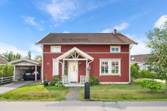 5 rum villa på Mäsenvägen 39 Hagaberg, Västerås kommun - bild 1