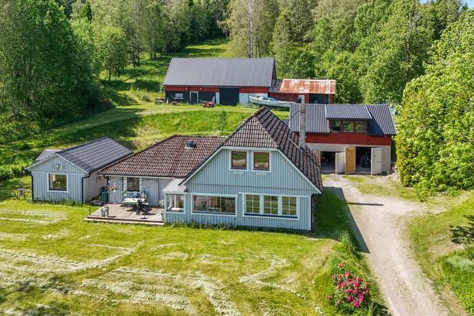 10 rum gård/skog på Höglund Skröfva 3 Laxarby, Bengtsfors kommun - bild 2